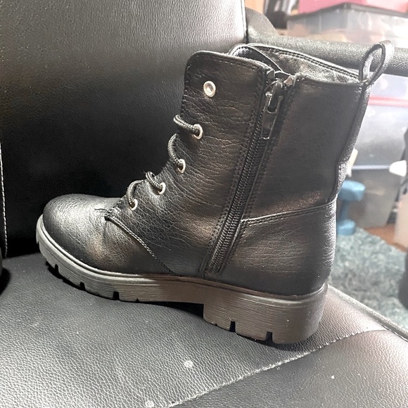 Girls DKNY Stassi Moto Boots Black Leather Size 1 - Picture 10 of 14